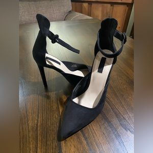 Black Pointed toe Heels